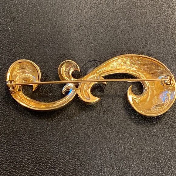 Givenchy Pin - Picture 2 of 8